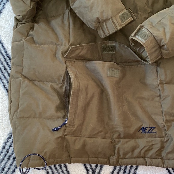 AE 77 Performance Puffer Coat | Size: M - Picture 8 of 13